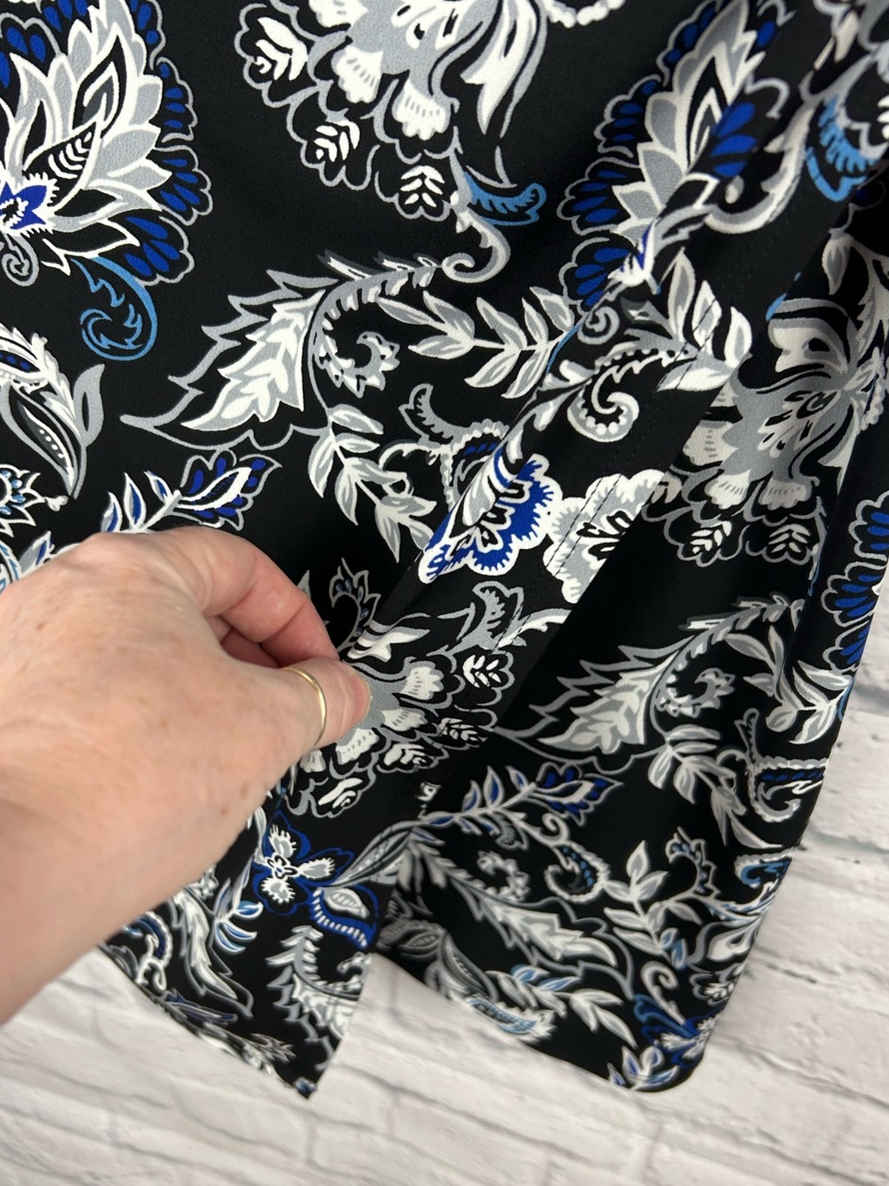 White House Black Market Faux Wrap Dress Black Blue Paisley Floral NWT Medium - Picture 4 of 9